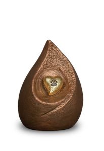 Urne en forme de goutte avec cœur et empreinte