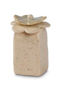 Petite urne funéraire en céramique « Flower vase » beige