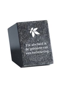 Plaque commémorative avec une feuille