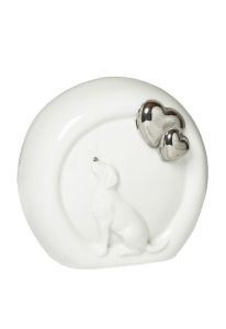 Urne pour chien blanc avec deux cœurs d'argent