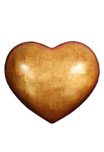 Urne funéraire en bois en forme de cœur – finition feuille d’or