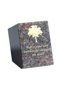 Plaque commémorative avec arbre