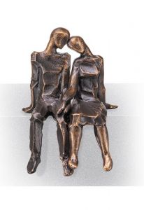 Sculpture funéraire couple assis – 3D, libre, fixation en bas