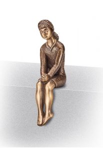Sculpture funéraire fille assise – décoration de tombe – 3D, libre, fixation en bas