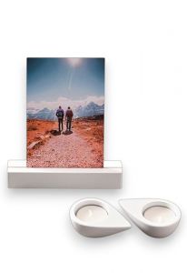 Memorialboxx avec porte-photo, bougeoirs et compartiment pour cendres – Blanc