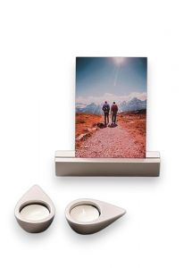 Memorialboxx avec porte-photo, bougeoirs et compartiment pour cendres – Chrome