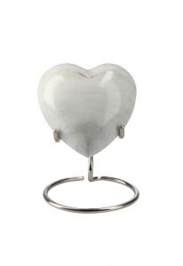 Petite urne cinéraire cœur 'Elegance' aspect pierre naturelle blanc-gris (avec support)